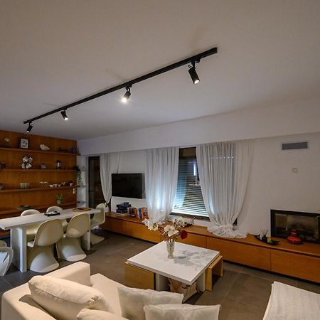 Villa 5 Meters From The Beach Chrani Exterior foto