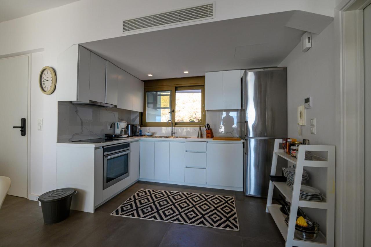 Villa 5 Meters From The Beach Chrani Exterior foto