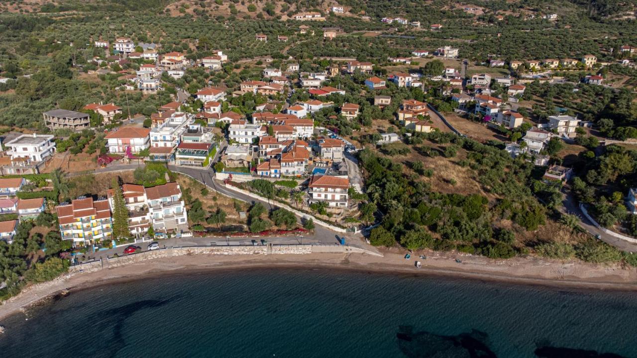 Villa 5 Meters From The Beach Chrani Exterior foto