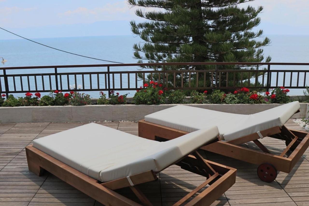 Villa 5 Meters From The Beach Chrani Exterior foto