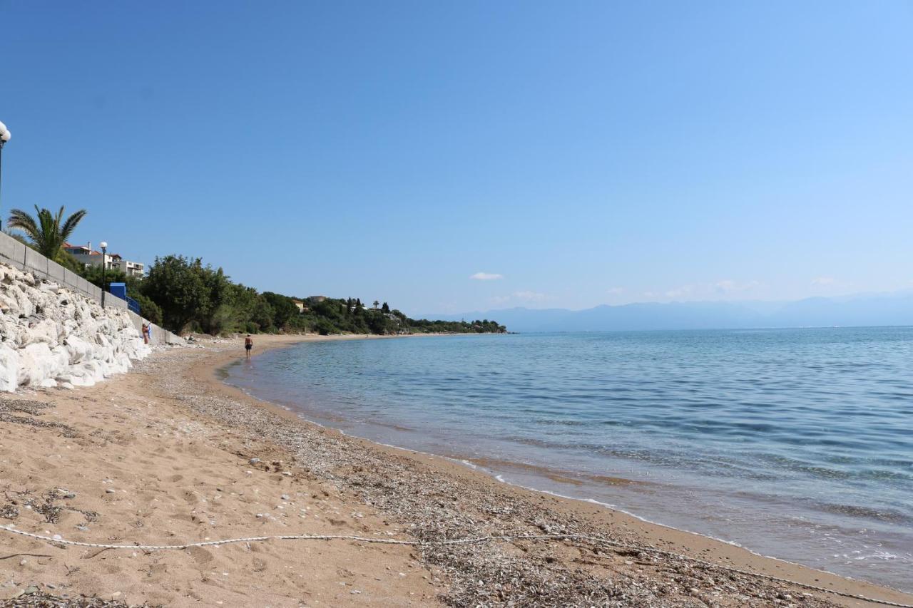 Villa 5 Meters From The Beach Chrani Exterior foto