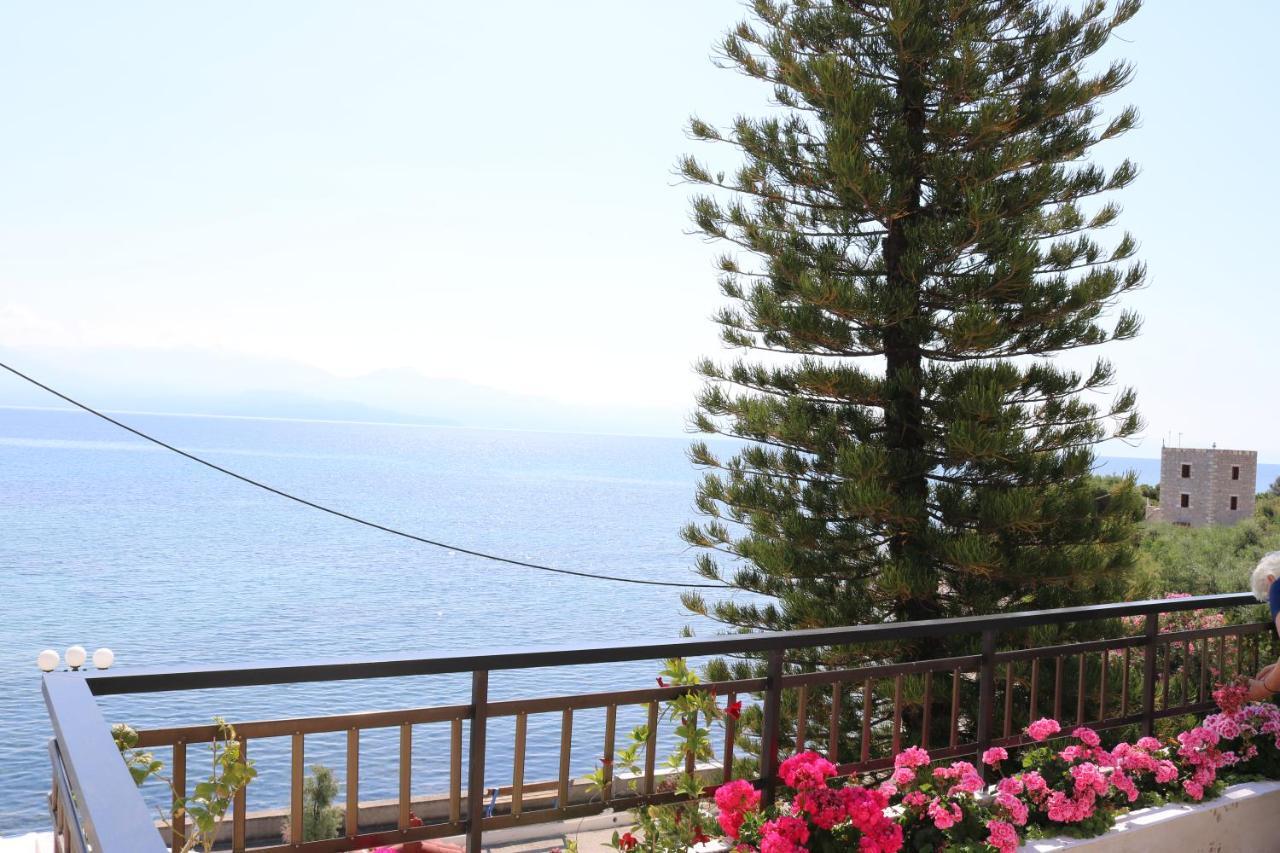 Villa 5 Meters From The Beach Chrani Exterior foto